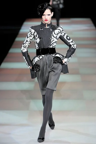 Look 17